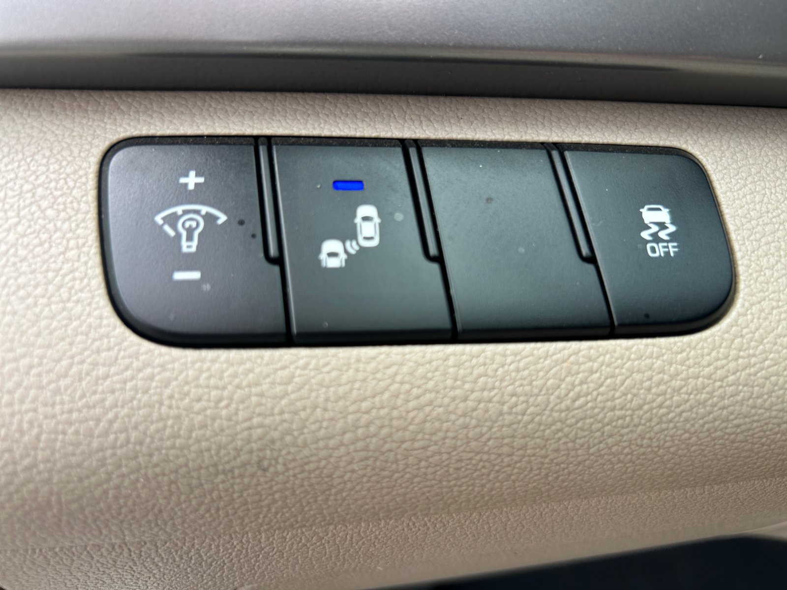 Used 2018 Hyundai Elantra SEL w/ Cargo Package FWD image 25
