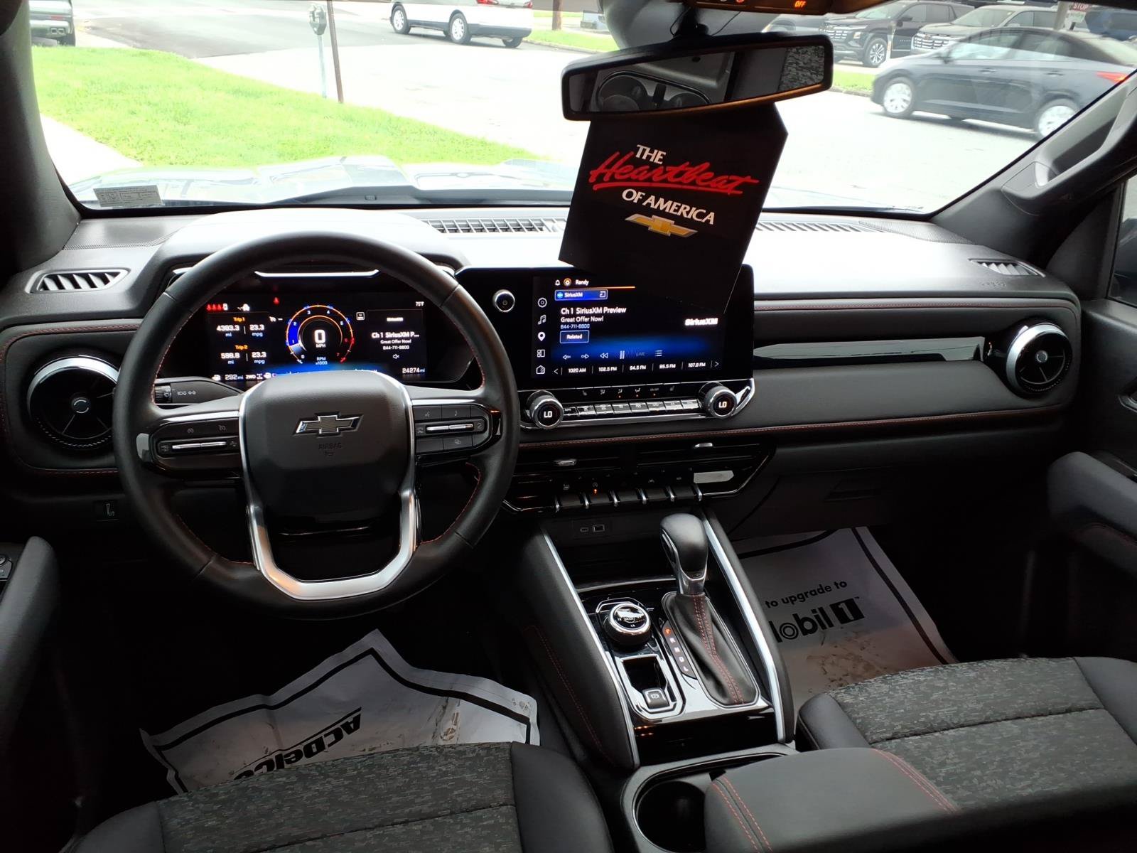 Used 2025 Chevrolet Colorado Z71 AWD/4WD image 13