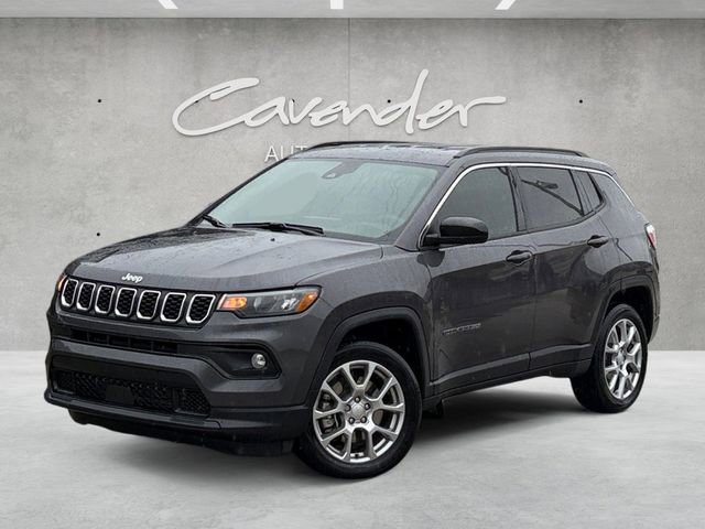 Used 2024 Jeep Compass Latitude image 1