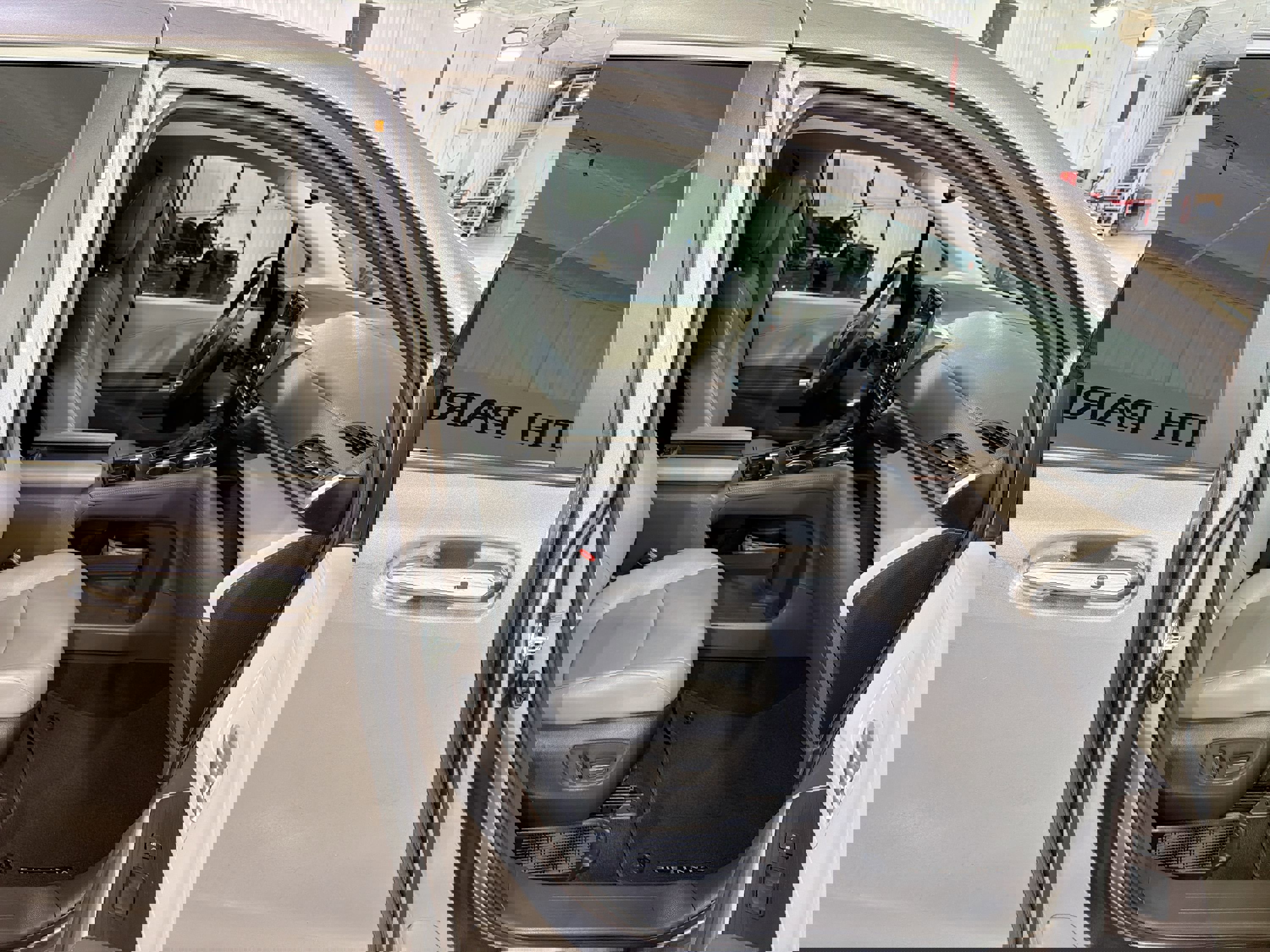 Used 2023 Toyota Sienna XLE image 29