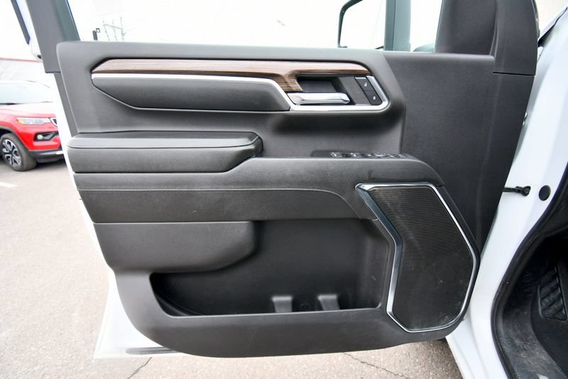 Used 2024 Chevrolet Silverado 2500 LT AWD/4WD image 13