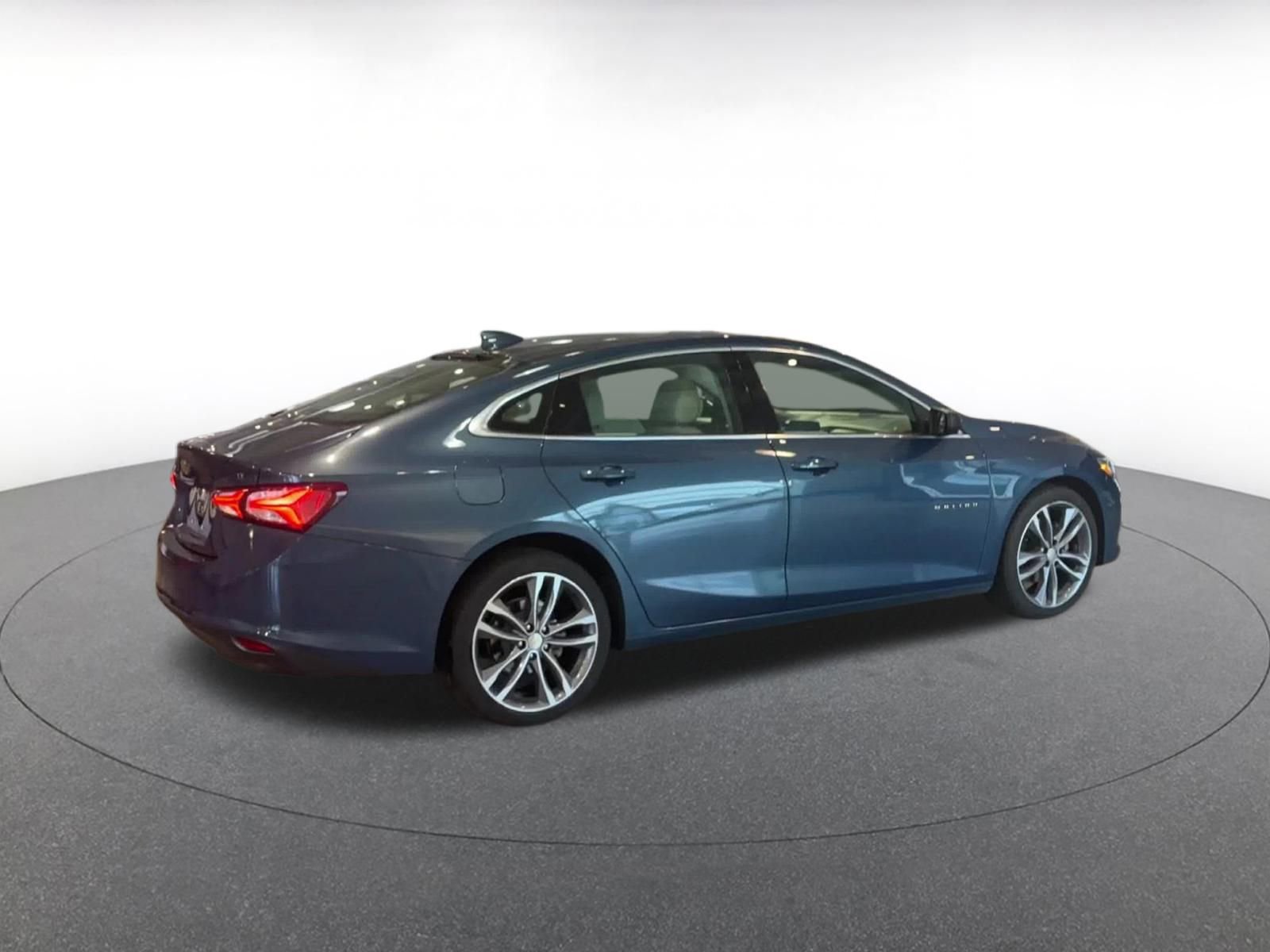 Used 2024 Chevrolet Malibu LT image 14