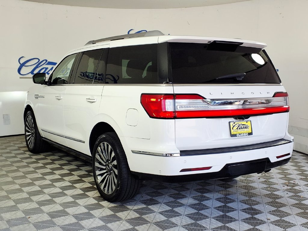 Used 2021 Lincoln Navigator Reserve w/ Luxury Package RWD image 2