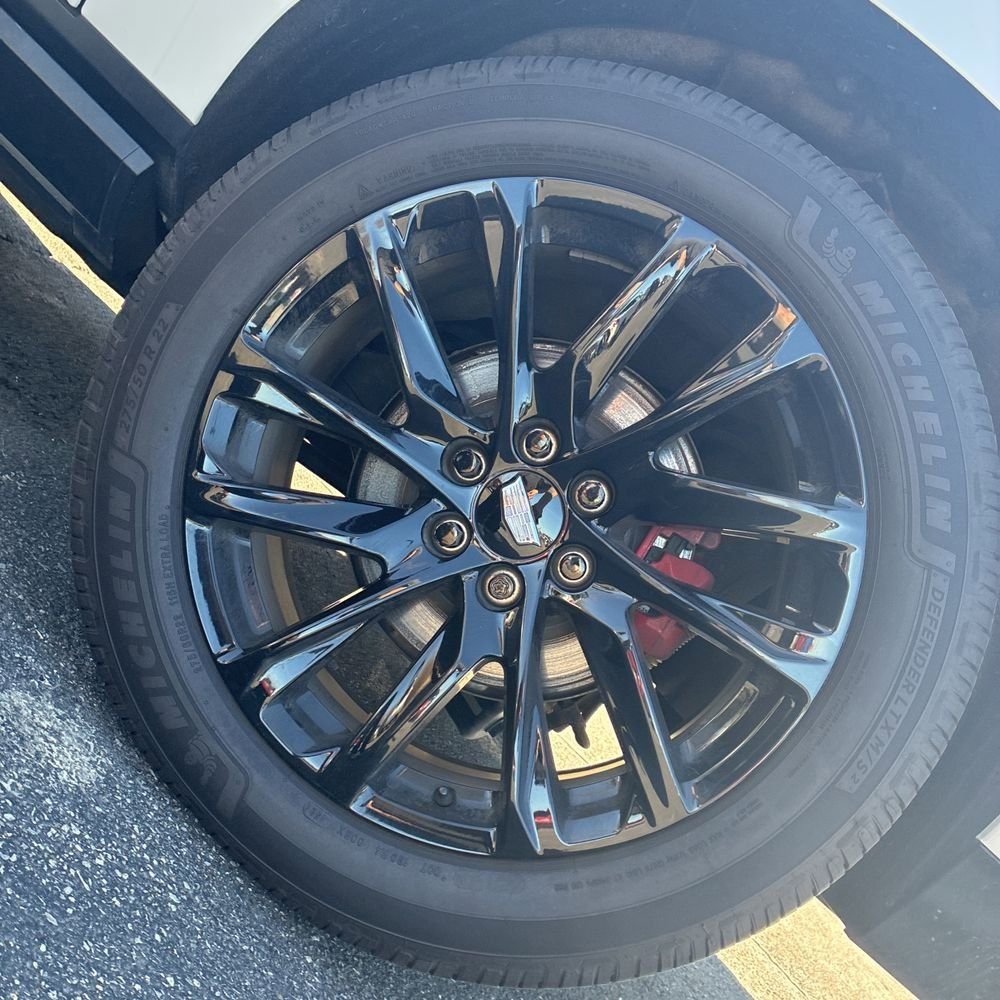 Used 2024 Cadillac Escalade ESV Sport Platinum w/ LPO, ONYX Package image 12