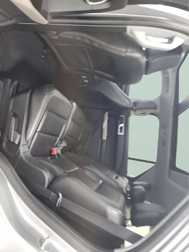 Used 2021 Ford Explorer XLT w/ Equipment Group 202A AWD/4WD image 19