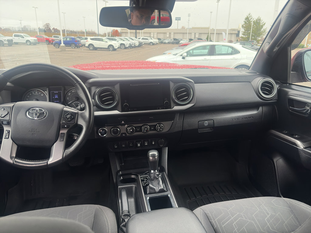 Used 2019 Toyota Tacoma TRD Sport image 12