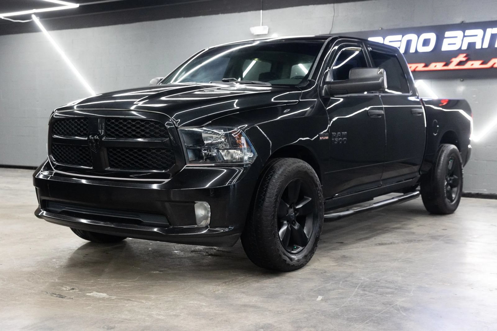 Used 2017 RAM 1500 Express w/ Express Value Package RWD image 9