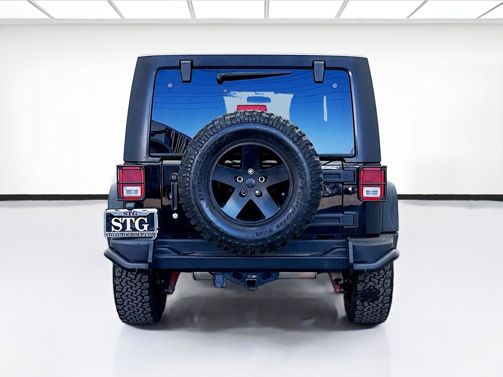 Used 2012 Jeep Wrangler Unlimited Rubicon AWD/4WD image 5