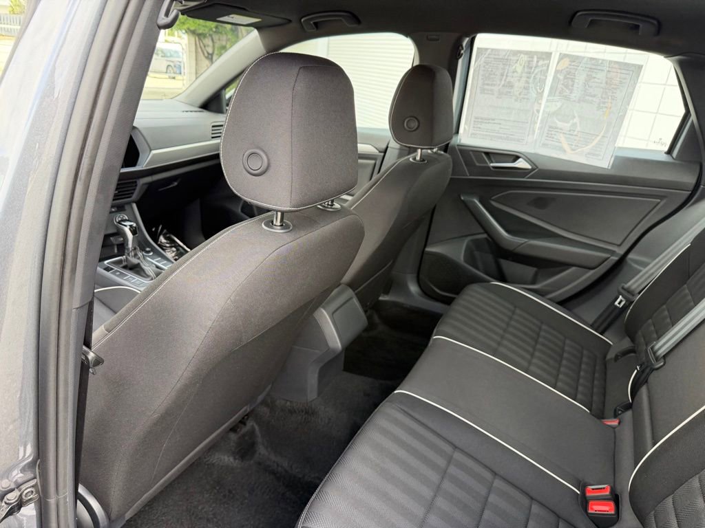 Used 2024 Volkswagen Jetta Sport image 17