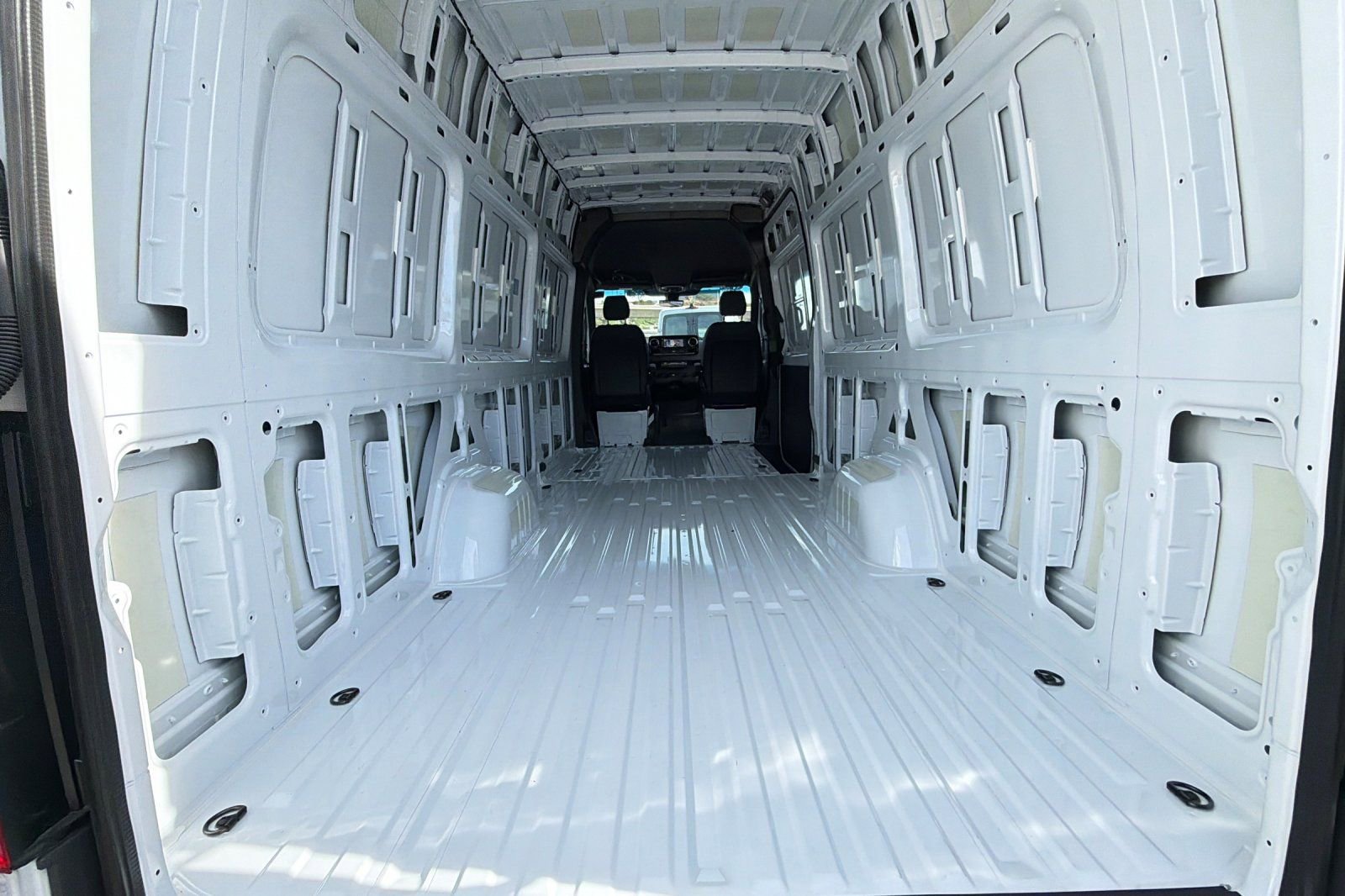 New 2025 Mercedes-Benz Sprinter 2500 image 32
