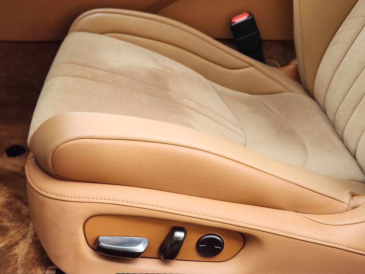 Used 2024 Lexus LC 500 Coupe w/ Sport Package RWD image 42