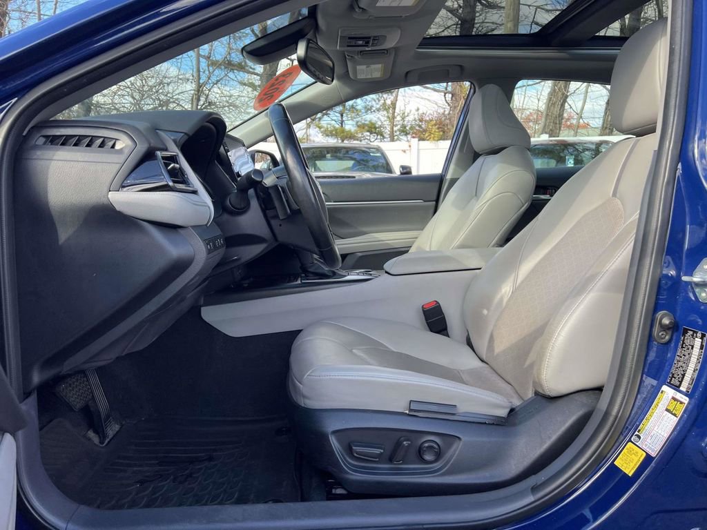 Used 2023 Toyota Camry XSE image 12