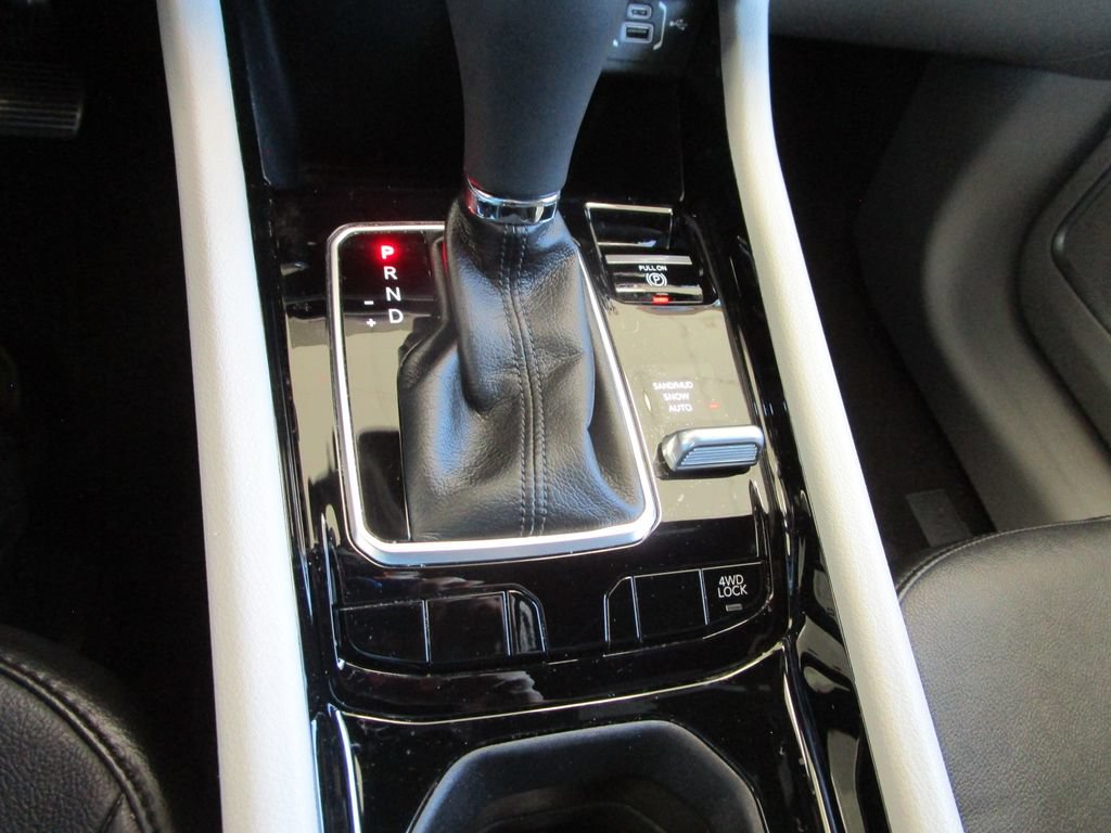 Used 2023 Jeep Compass Limited AWD/4WD image 38