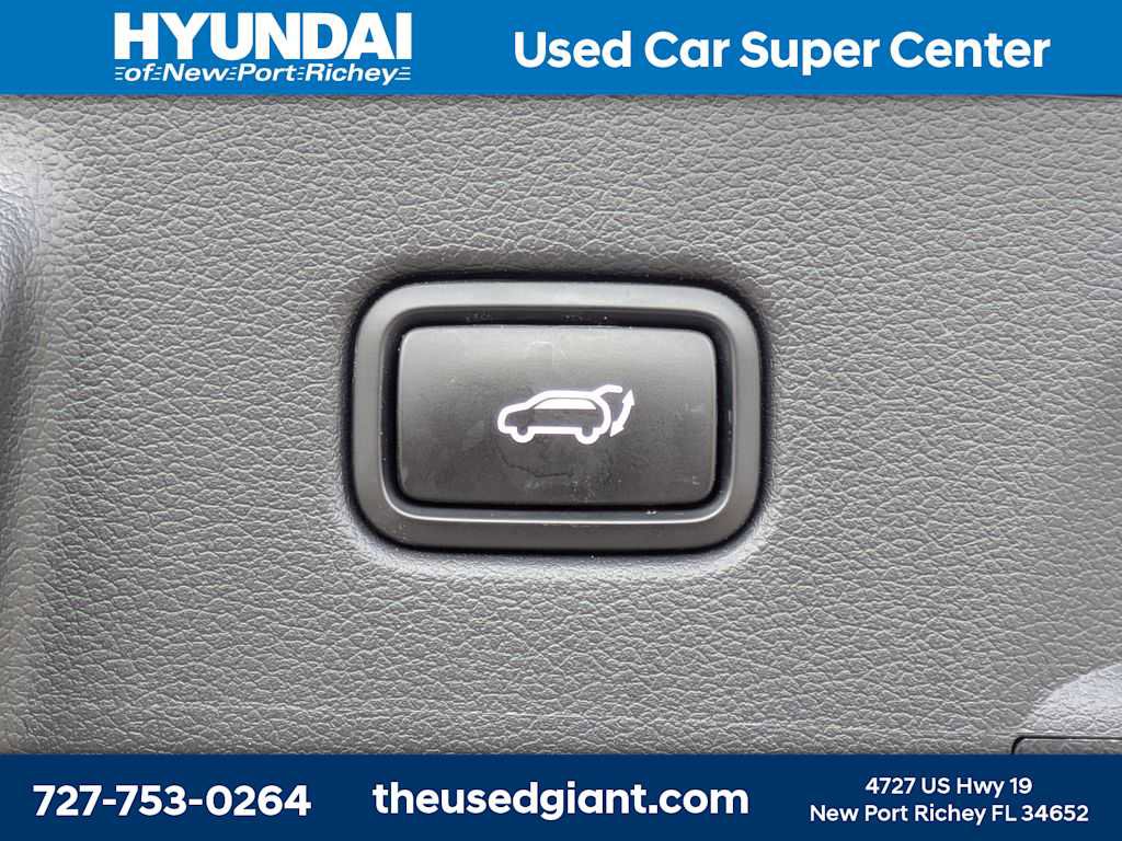 Used 2022 Hyundai Palisade Limited FWD image 13