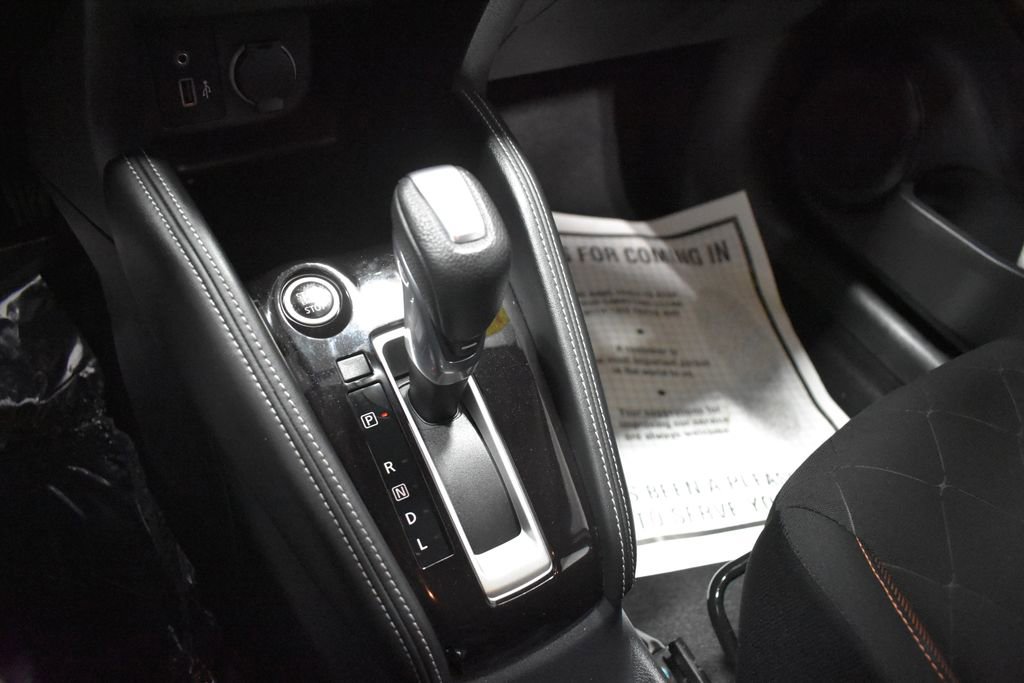 Used 2020 Nissan Kicks SR image 17
