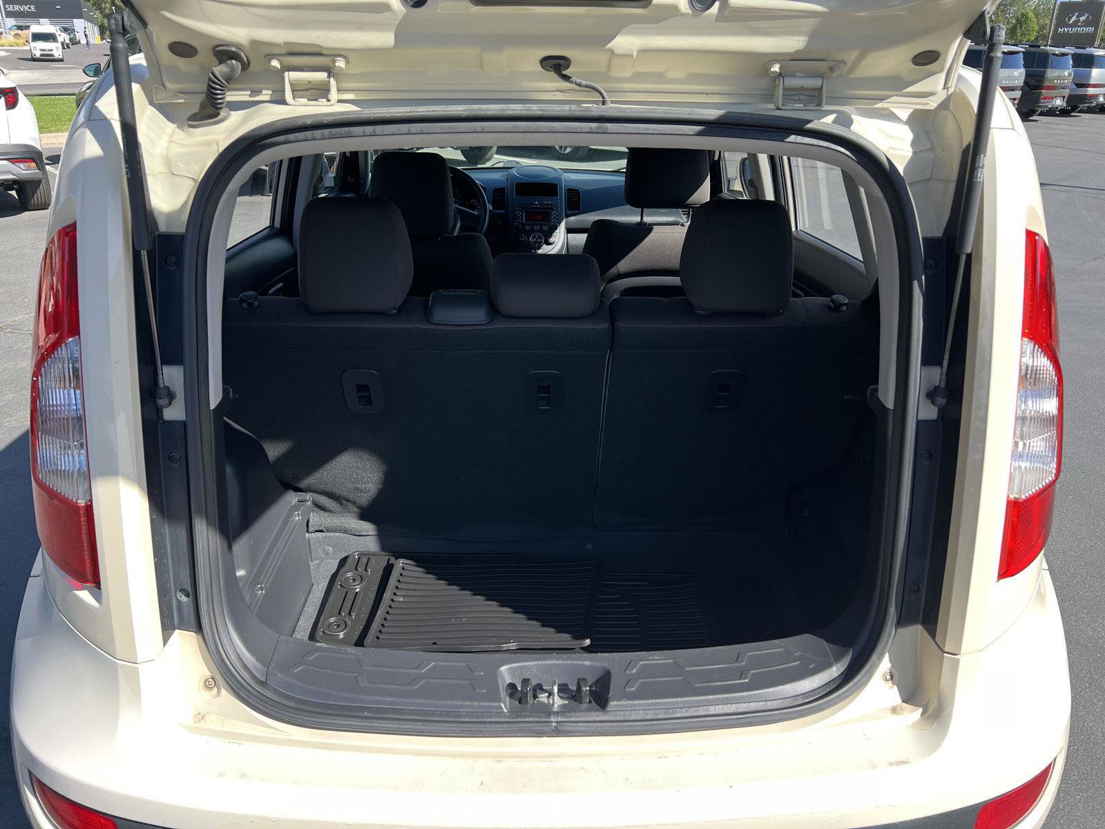 Used 2012 Kia Soul FWD image 9