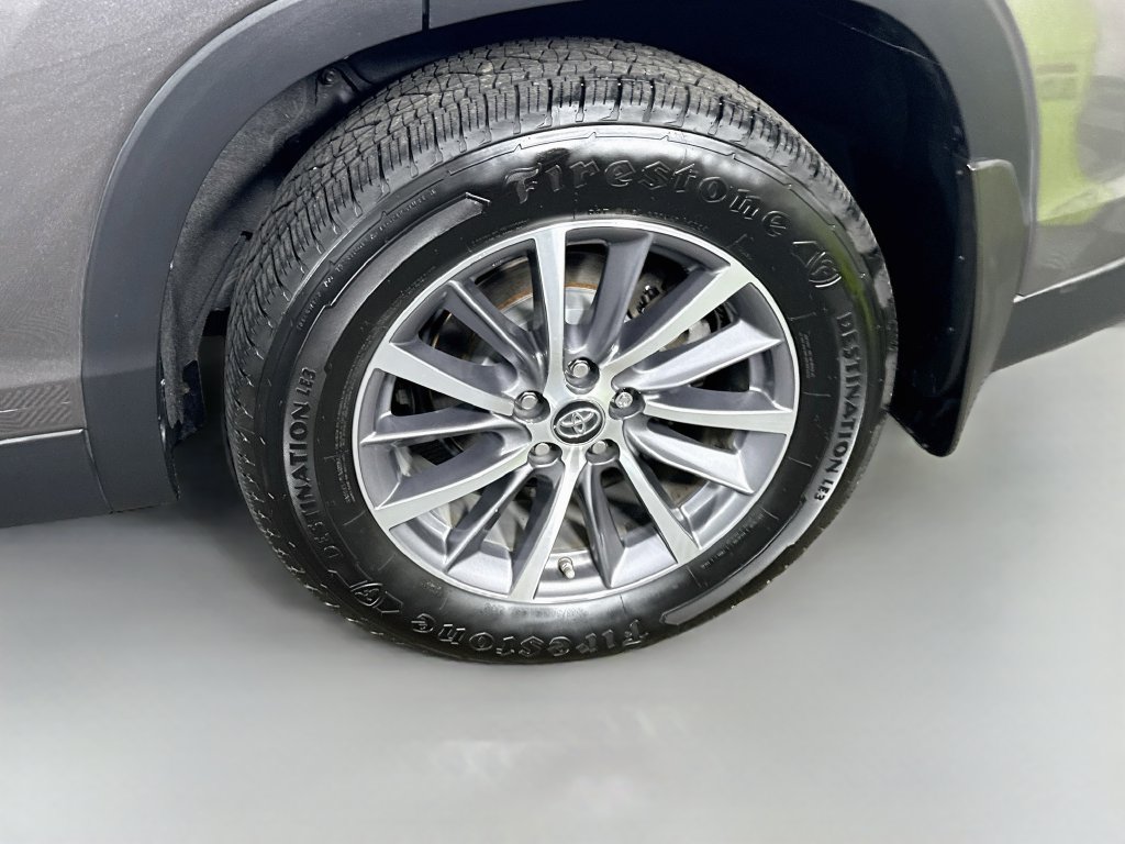 Certified 2019 Toyota Highlander XLE AWD/4WD image 35