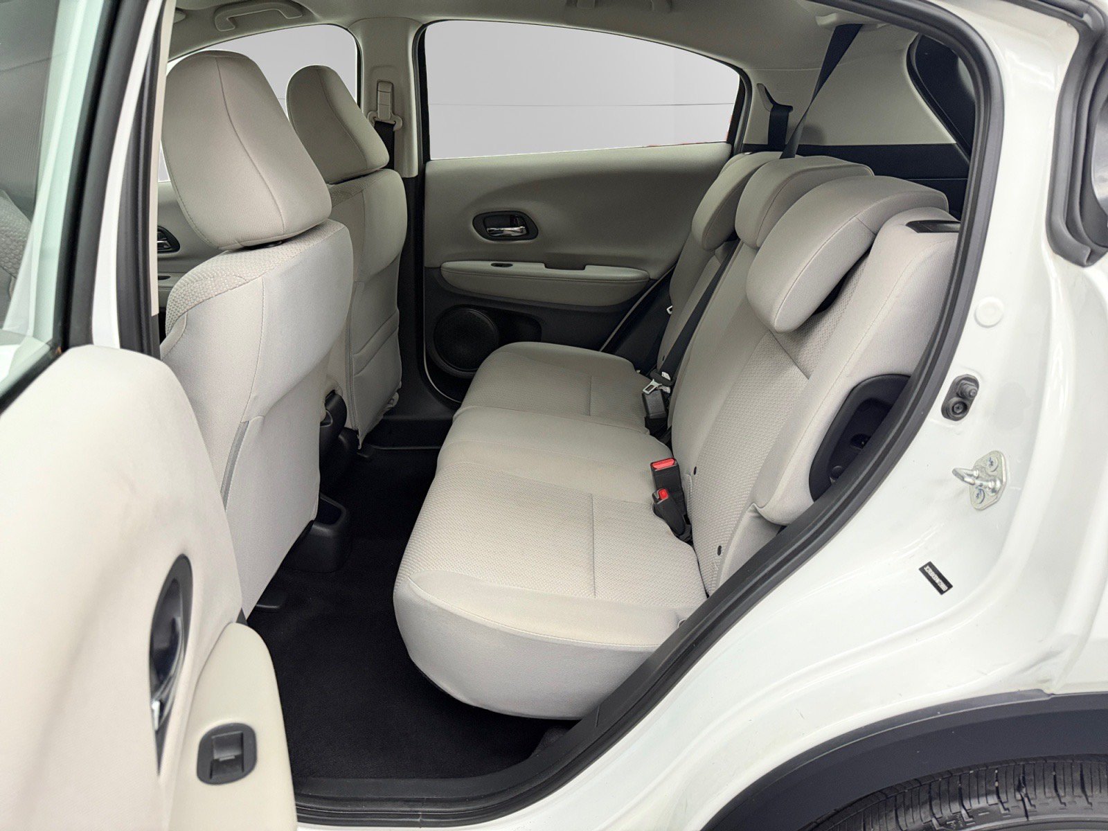 Used 2017 Honda HR-V LX image 13