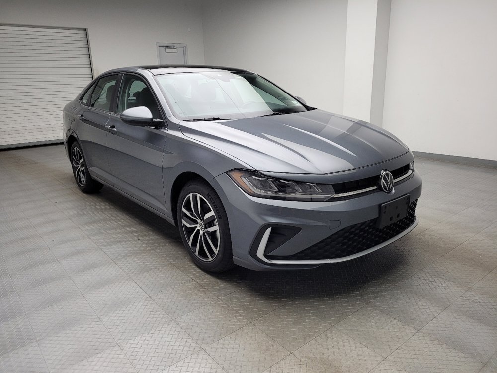Used 2025 Volkswagen Jetta SE FWD image 13