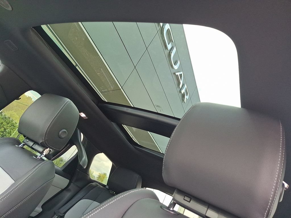 New 2026 Land Rover Range Rover Evoque Hoxton AWD/4WD image 10