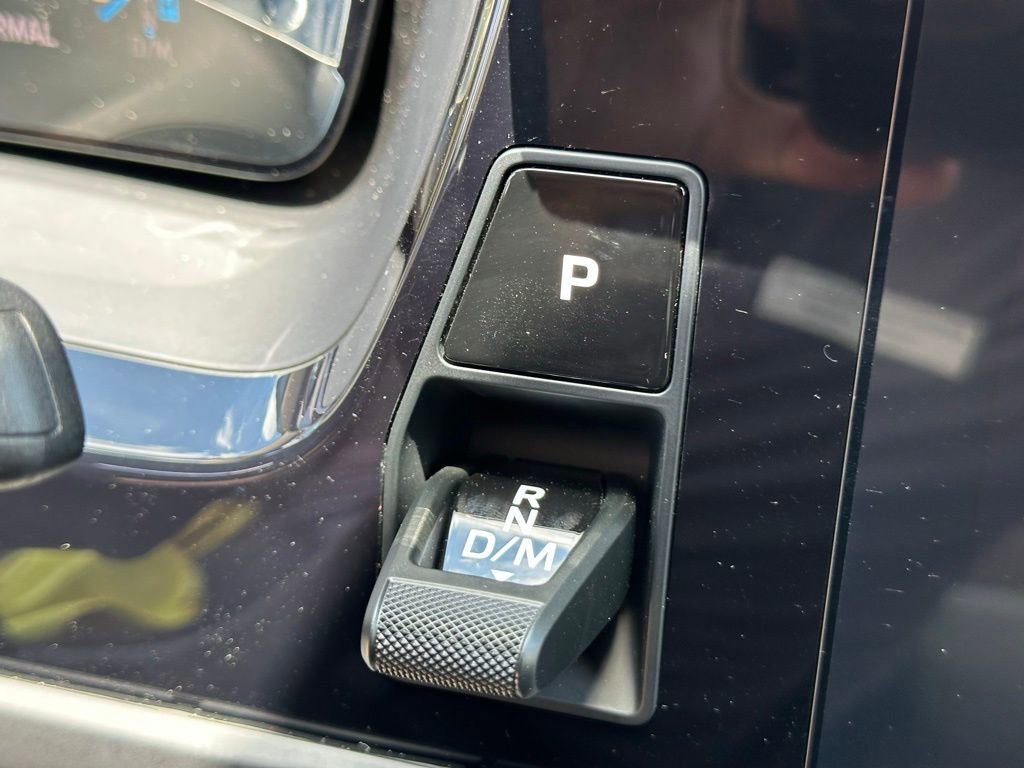 Used 2025 Porsche Panamera image 24