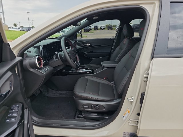 Used 2026 Chevrolet Trax RS FWD image 18