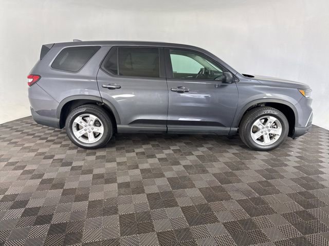 Used 2023 Honda Pilot LX image 4