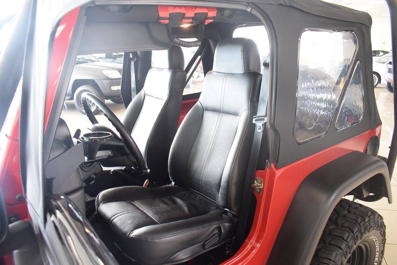 Used 2004 Jeep Wrangler SE AWD/4WD image 37
