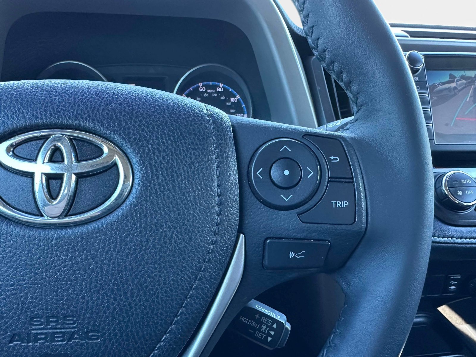 Used 2018 Toyota RAV4 XLE image 27