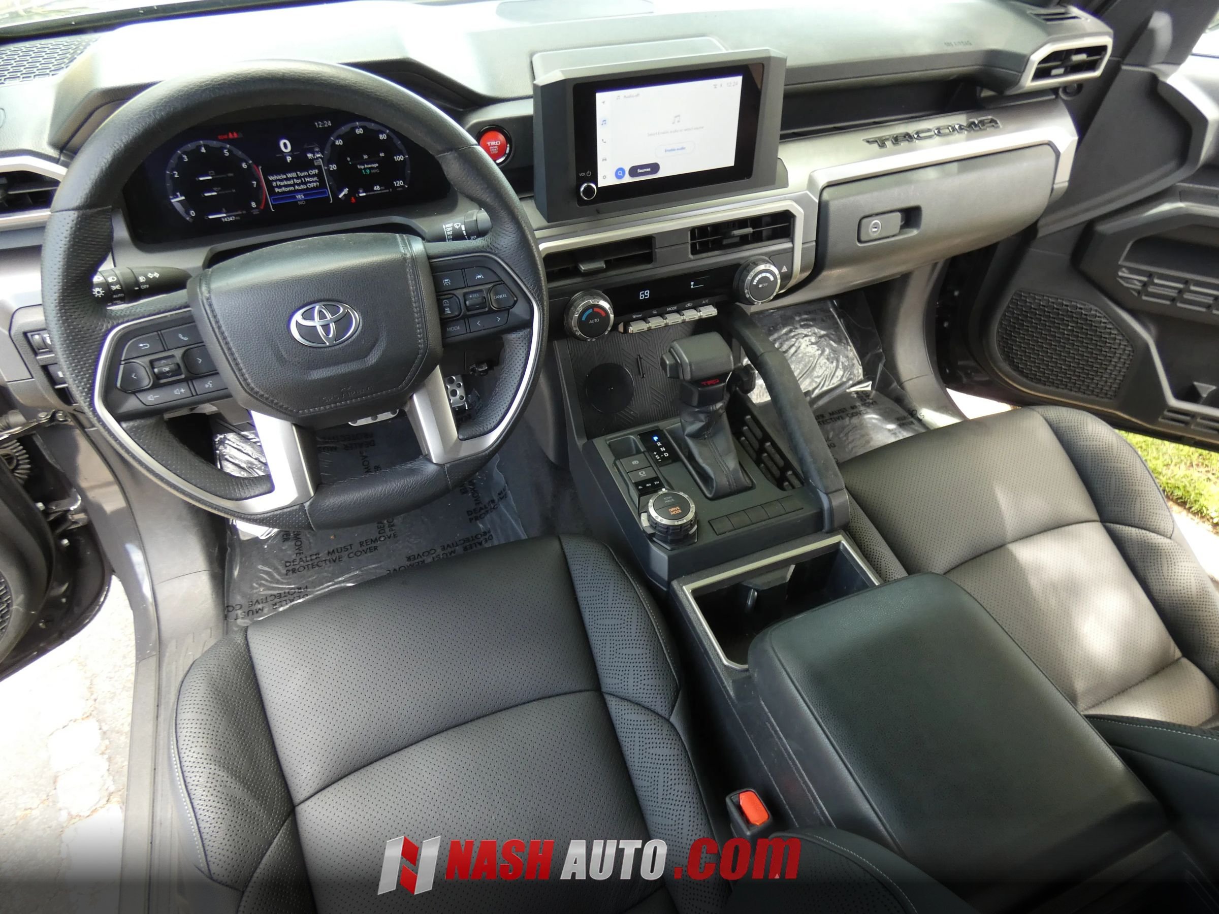 Used 2025 Toyota Tacoma TRD Sport AWD/4WD image 33