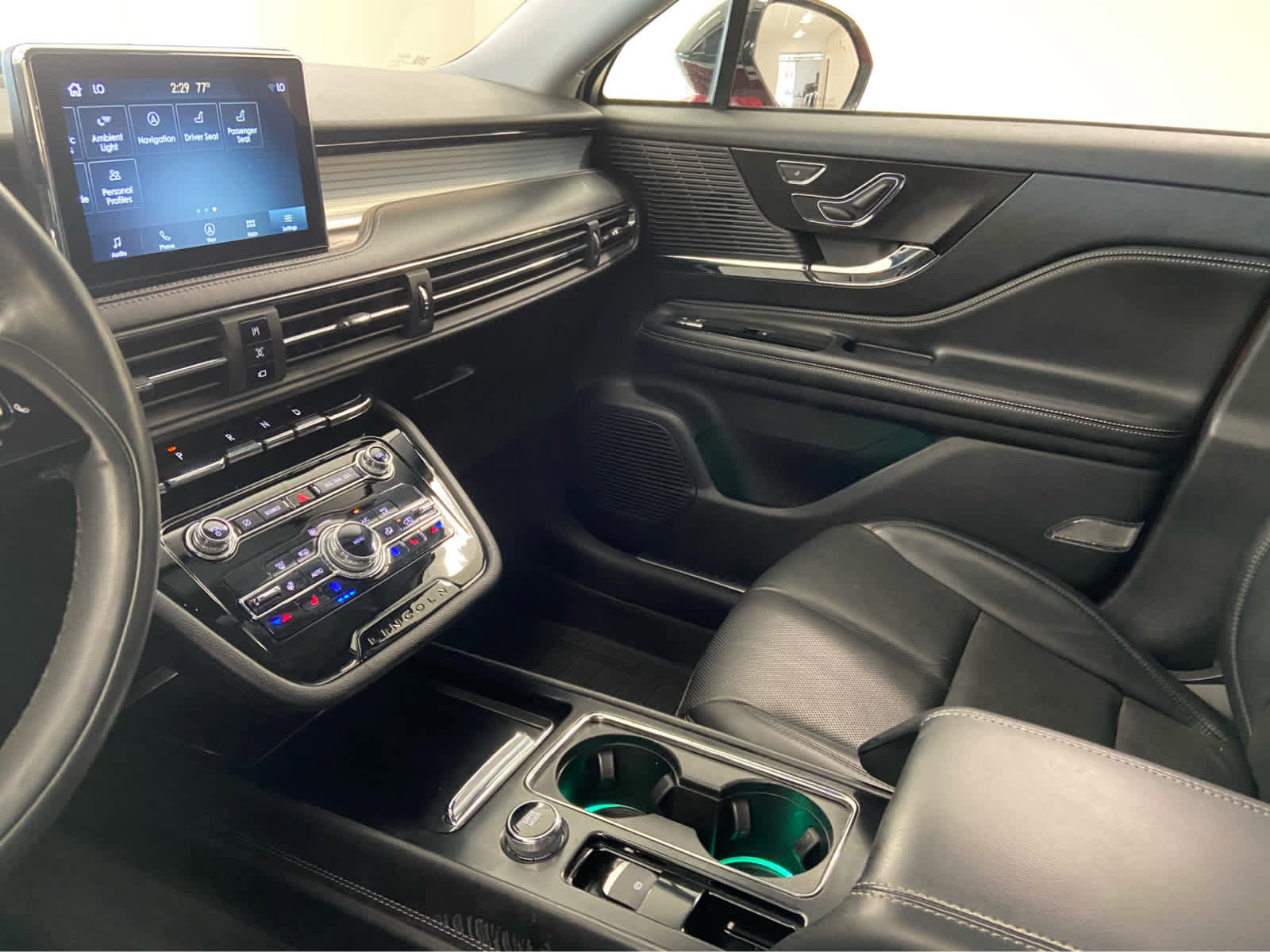 Used 2022 Lincoln Corsair AWD w/ Premium Package image 39