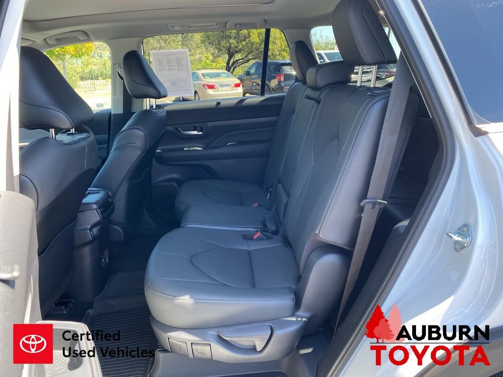 Certified 2025 Toyota Grand Highlander AWD image 28