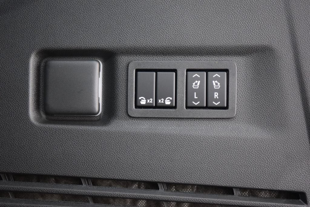 New 2026 Chevrolet Suburban High Country AWD/4WD image 26
