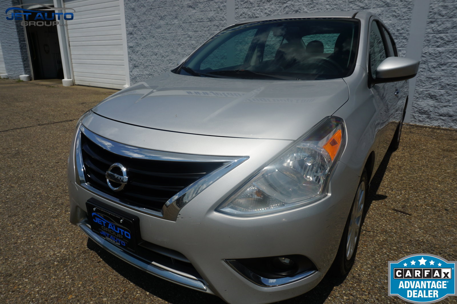 Used 2016 Nissan Versa SV w/ Fog Lights Package FWD image 5