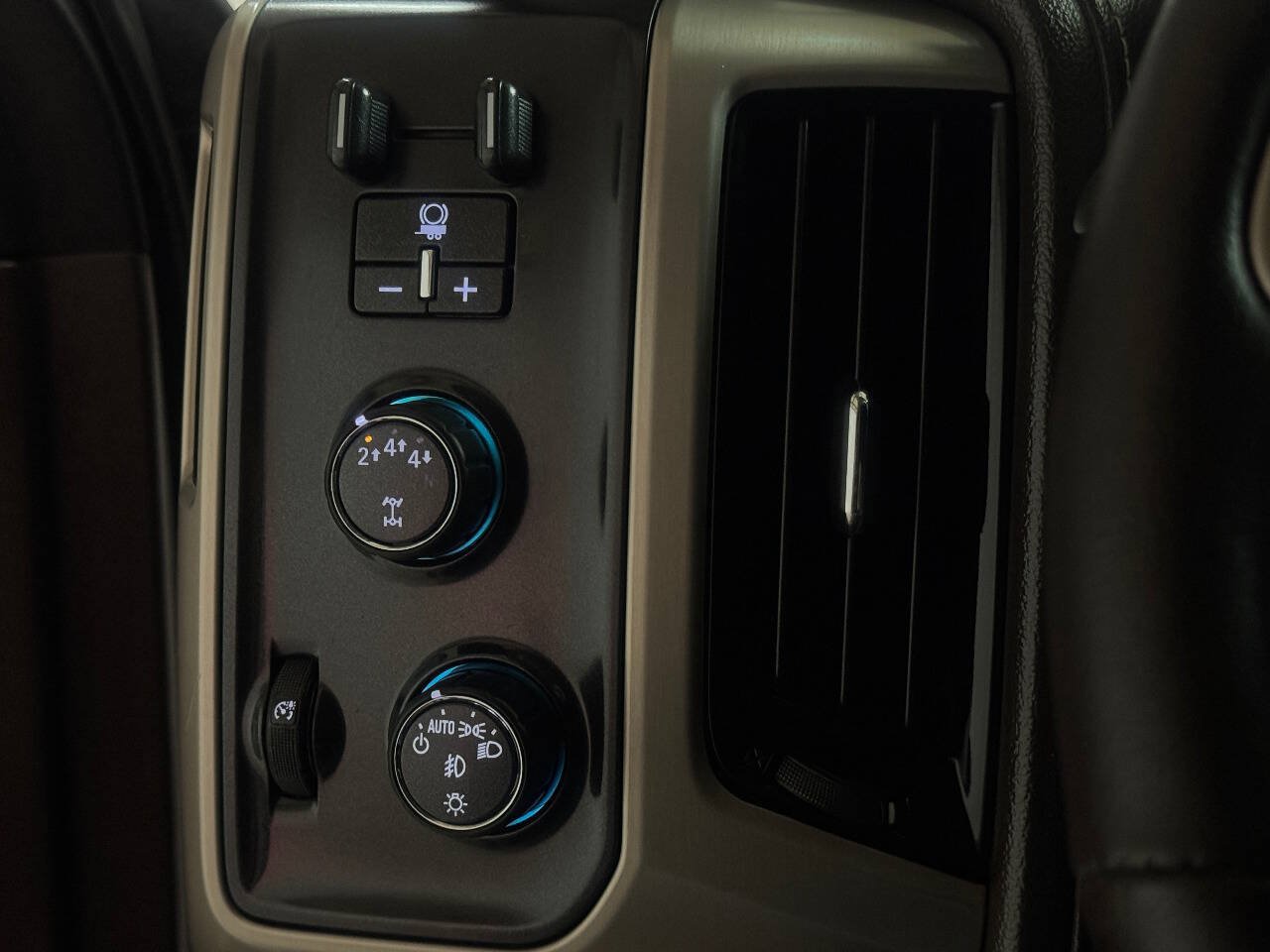 Used 2018 GMC Sierra 3500 Denali w/ Duramax Plus Package AWD/4WD image 63