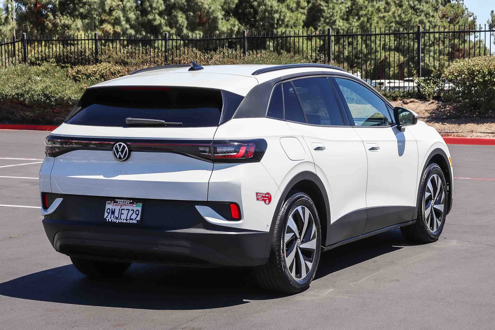 Used 2024 Volkswagen ID.4 2WD image 7
