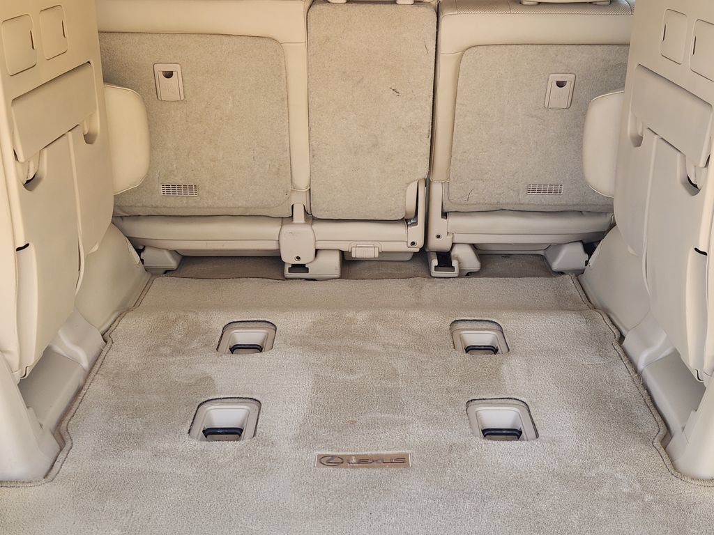Used 2021 Lexus LX 570 4WD w/ Luxury Package image 32