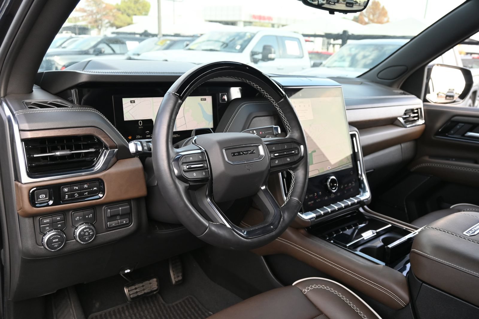 Used 2025 GMC Yukon Denali Ultimate AWD/4WD image 17