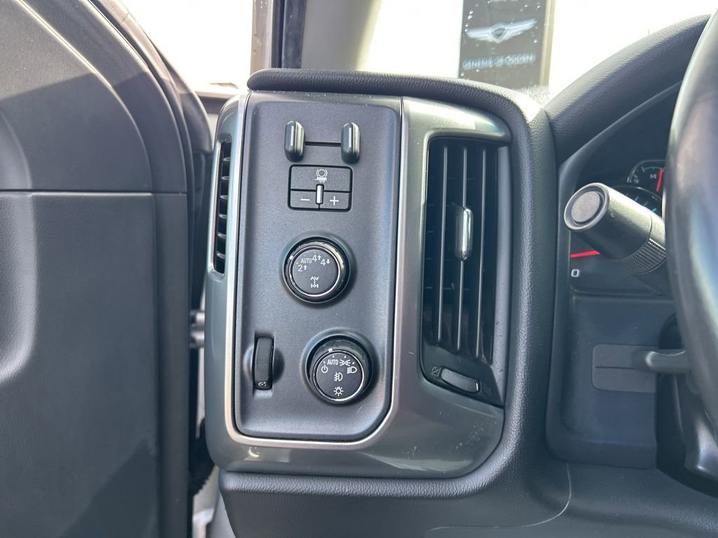 Used 2017 Chevrolet Silverado 1500 LT w/ All Star Edition image 17