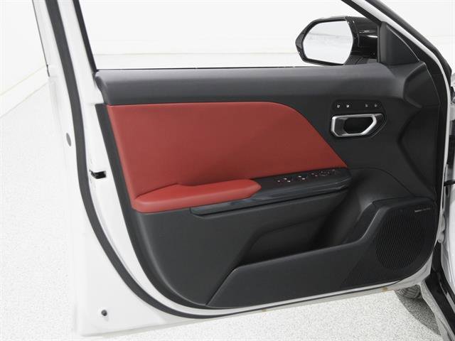 Used 2025 Kia K4 GT-Line w/ GT-Line Premium Package image 4