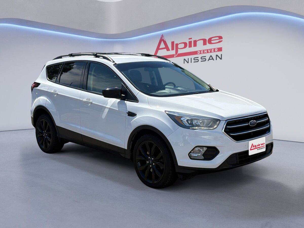 Used 2017 Ford Escape SE w/ SE Sport Appearance Package AWD/4WD image 7