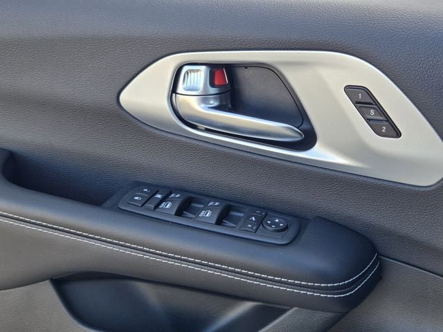 New 2026 Chrysler Pacifica Limited FWD image 18