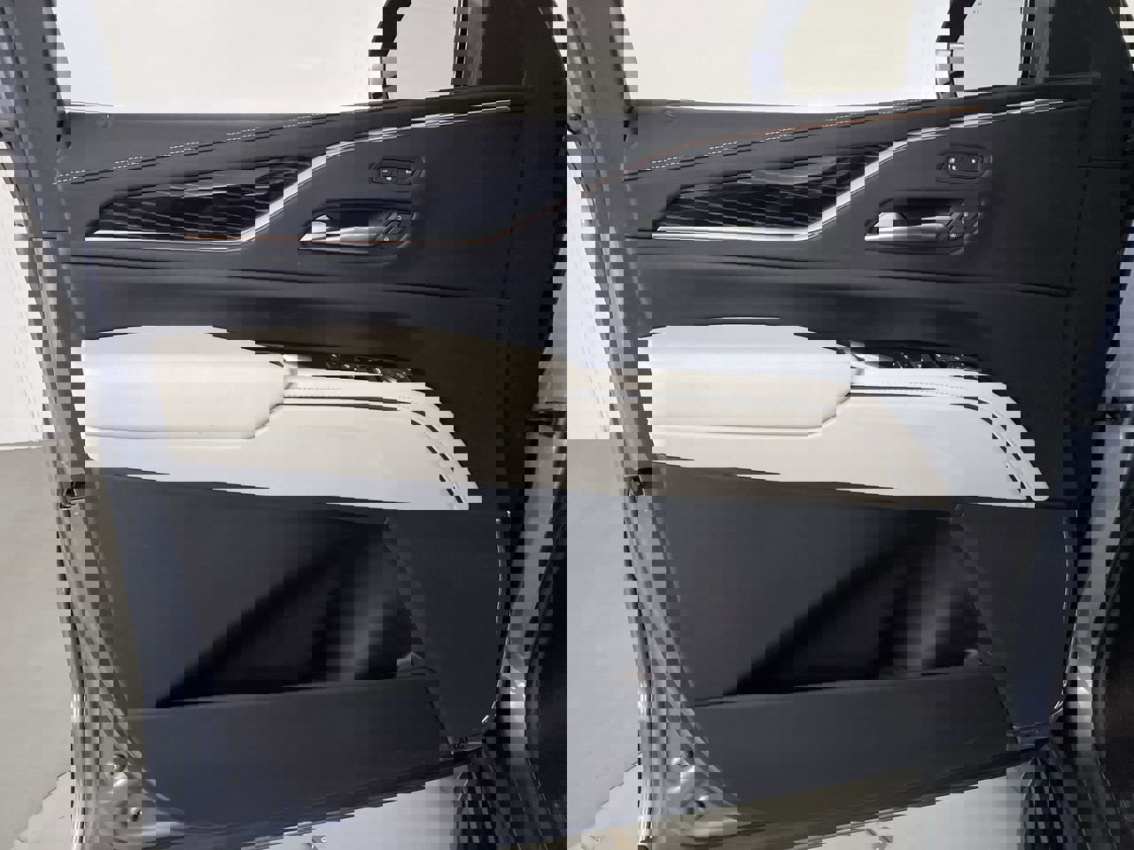 Used 2022 Cadillac Escalade ESV Sport image 10