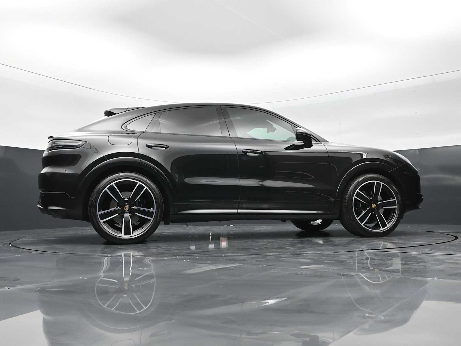Certified 2023 Porsche Cayenne GTS AWD/4WD image 45