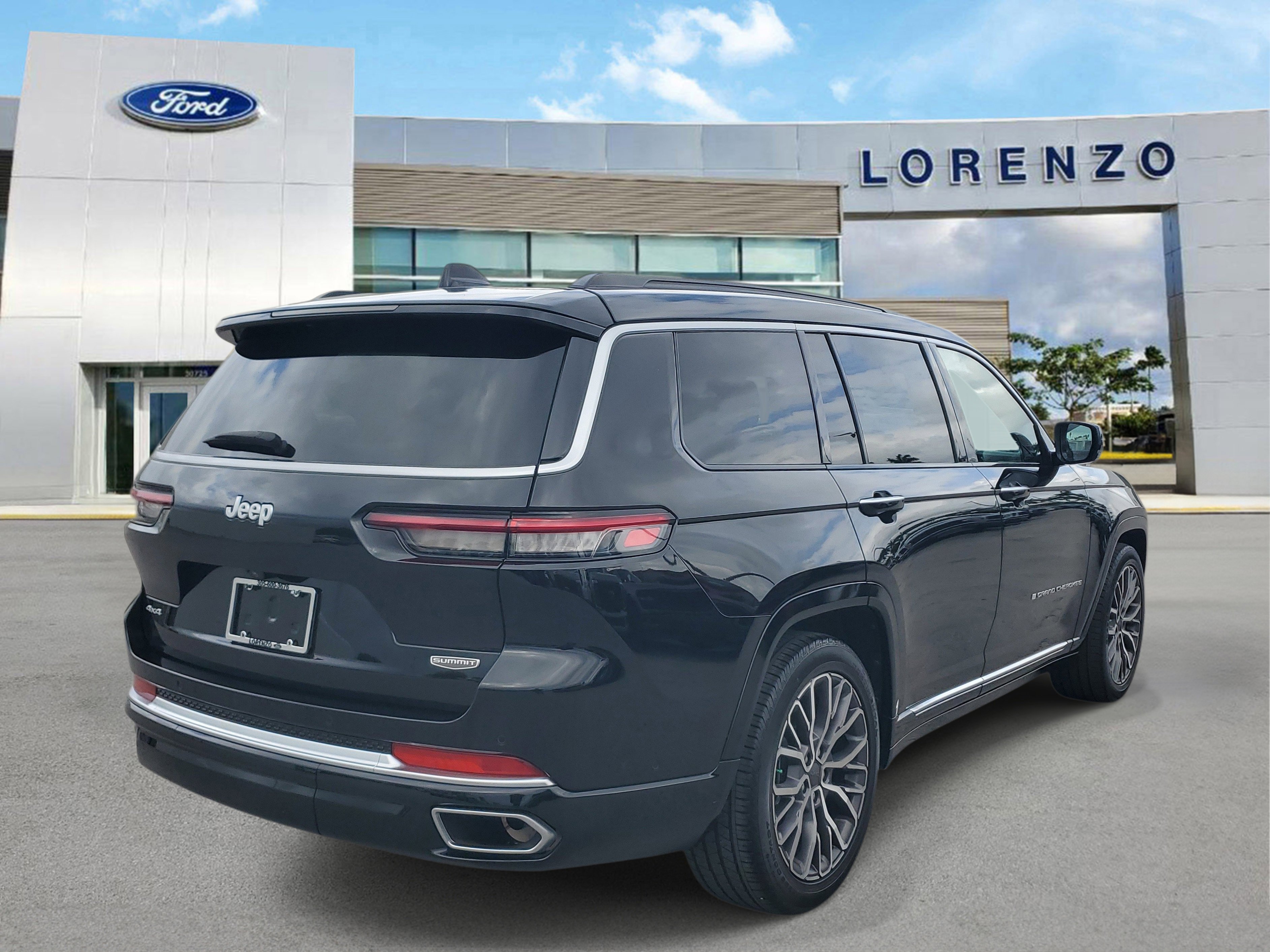 Used 2024 Jeep Grand Cherokee L Summit image 5