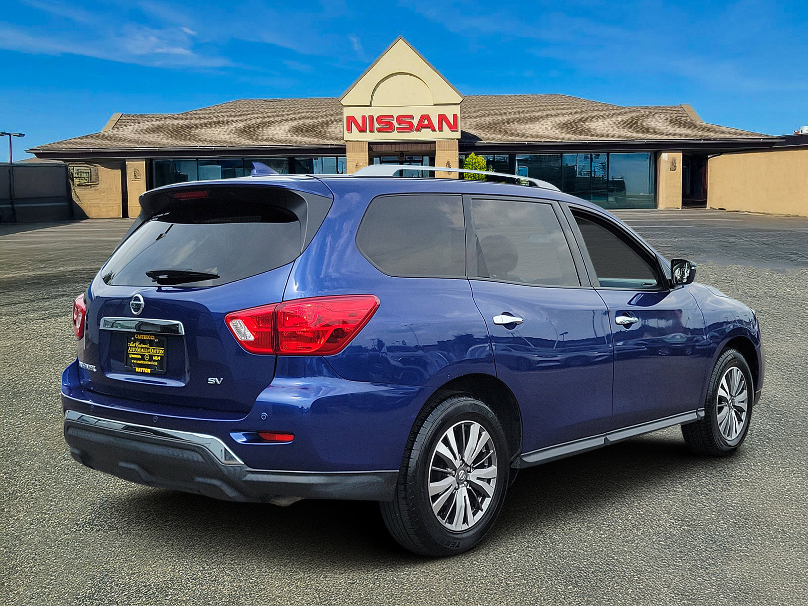 Used 2020 Nissan Pathfinder SV image 4