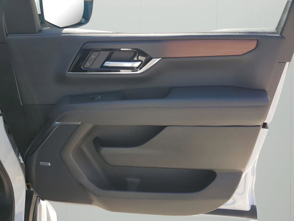 Certified 2025 GMC Yukon Denali image 13