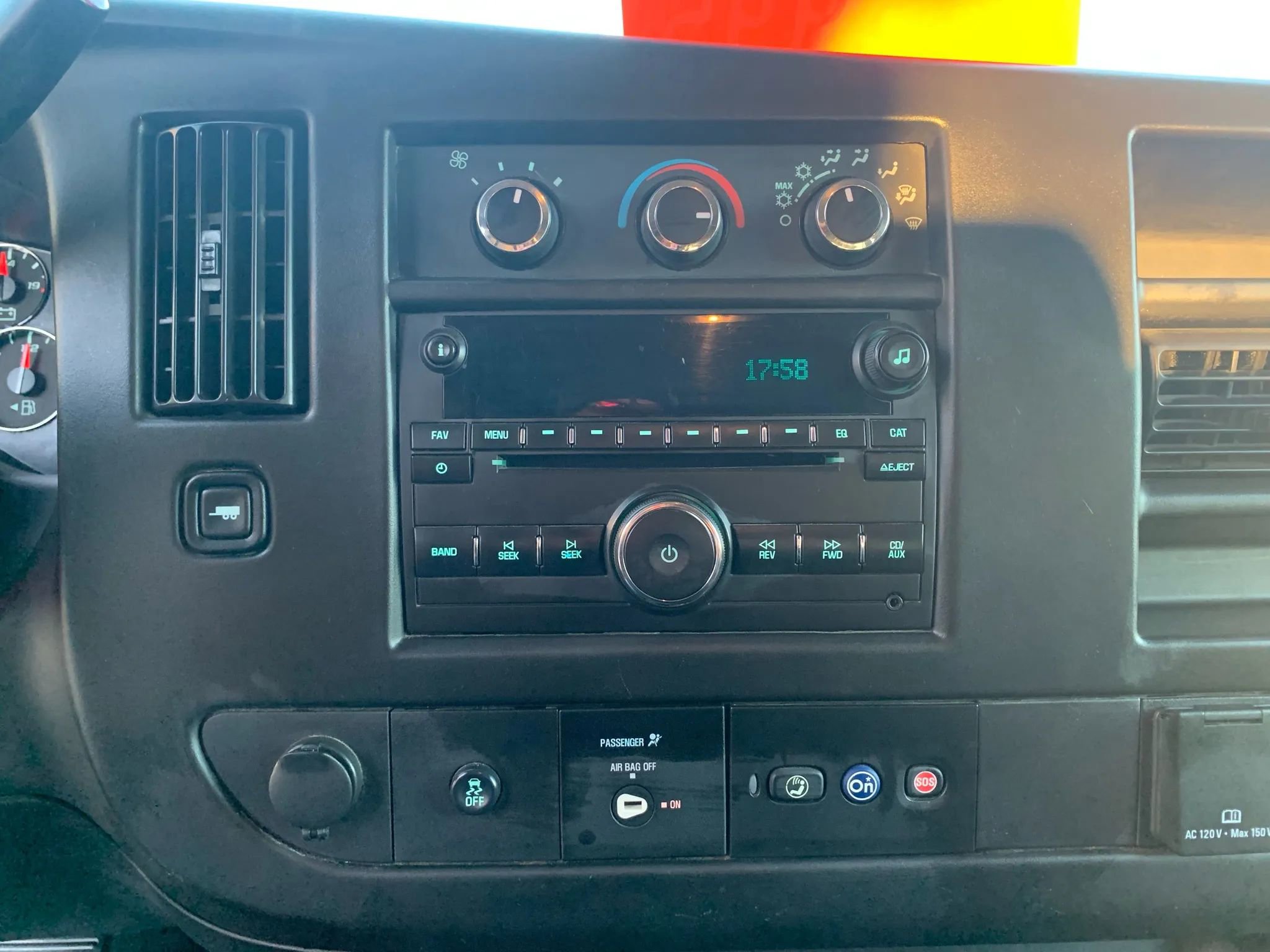 Used 2016 Chevrolet Express 3500 LS w/ Chrome Appearance Package image 16