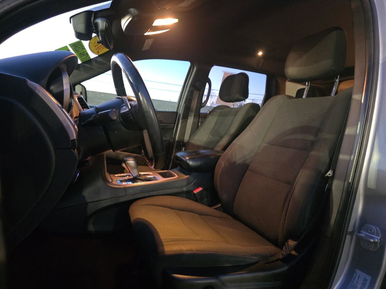 Used 2017 Jeep Grand Cherokee Laredo w/ Quick Order Package 2BE image 11