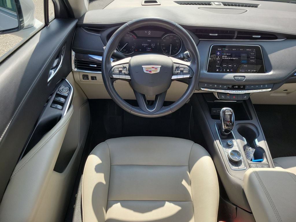 Certified 2022 Cadillac XT4 Luxury w/ Cold Weather Package FWD image 13